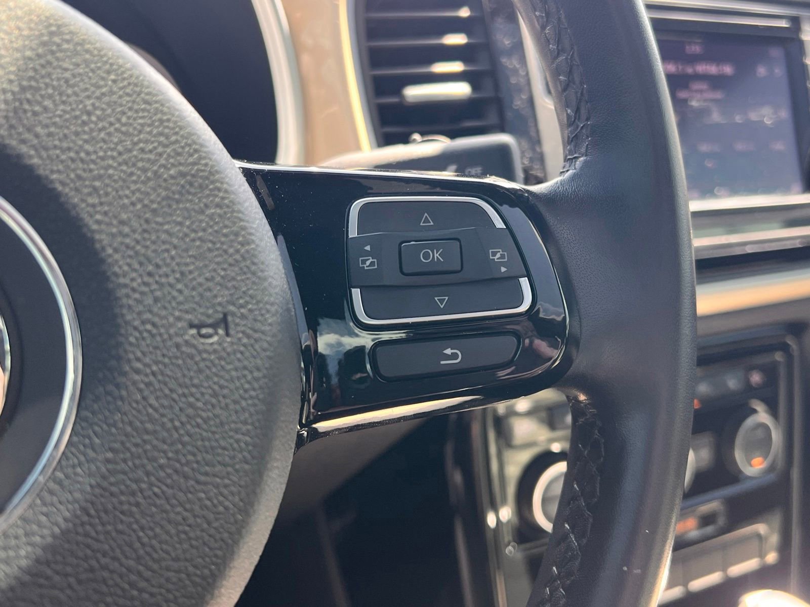 Used 2019 Volkswagen Beetle 2.0T Final Edition SEL FWD image 21