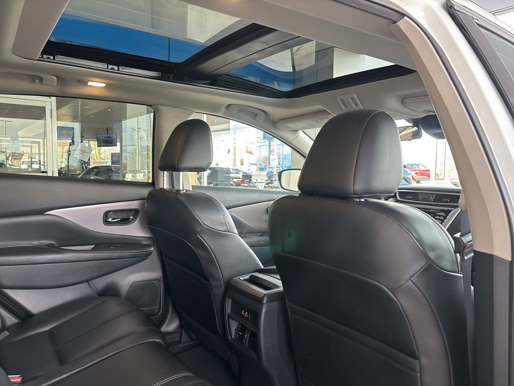 Used 2024 Nissan Murano SV image 32