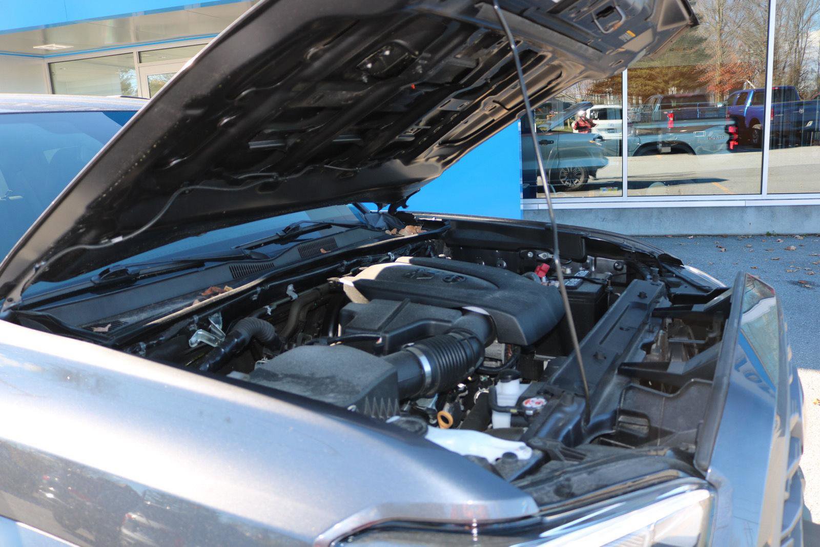 Used 2023 Toyota Tacoma TRD Sport w/ Black Out Package (TMS) image 26