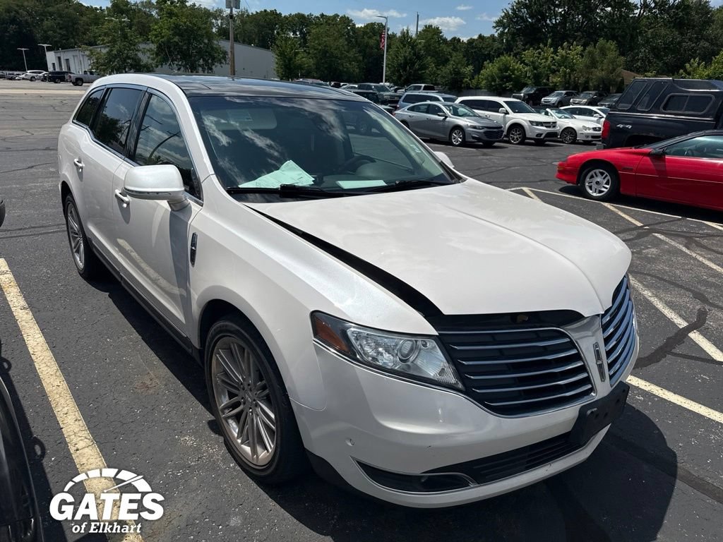 Used 2019 Lincoln MKT AWD w/ Driver Technology Package image 3