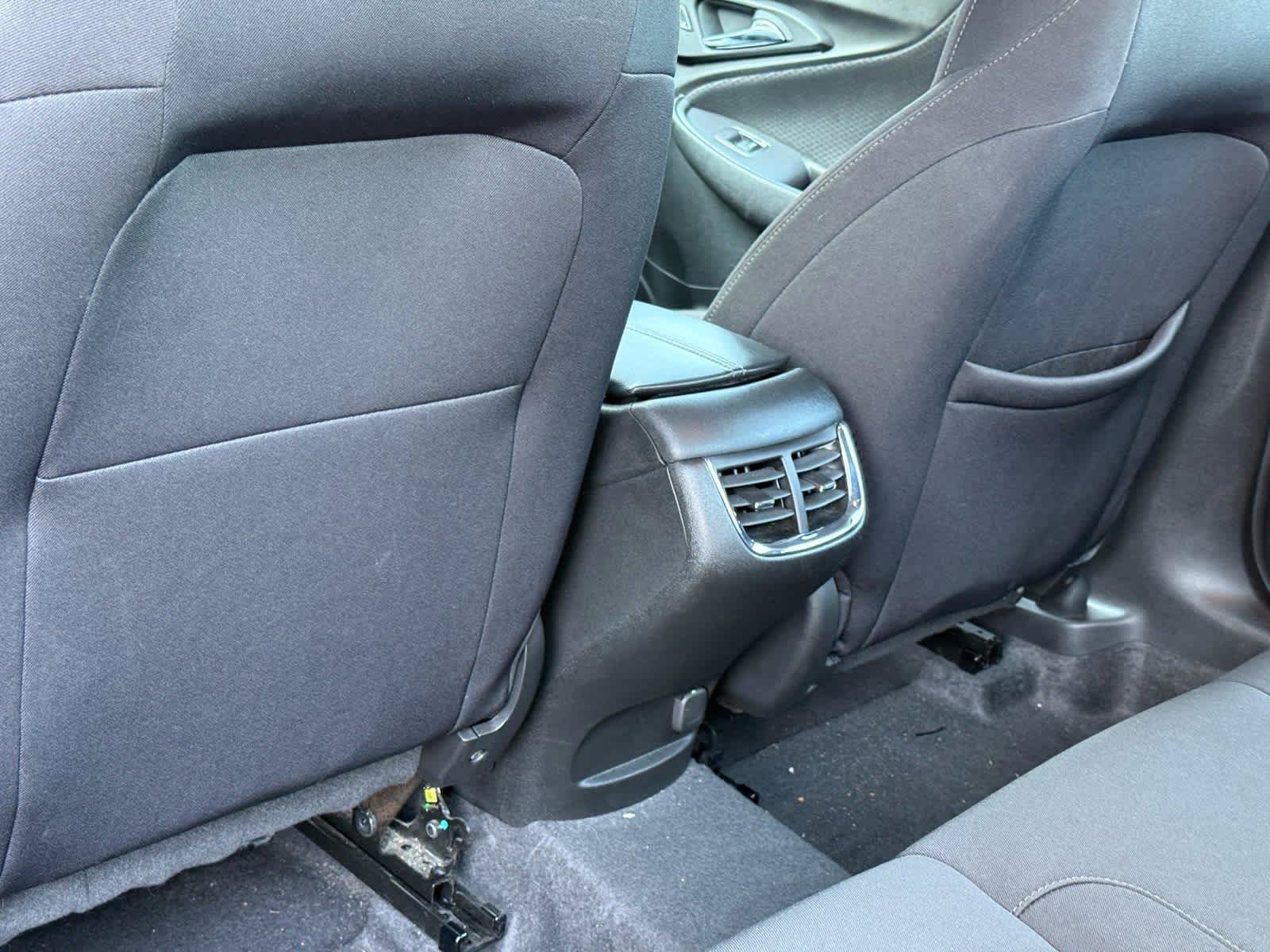 Used 2024 Chevrolet Malibu LT w/ LPO, Floor Liner Package FWD image 28