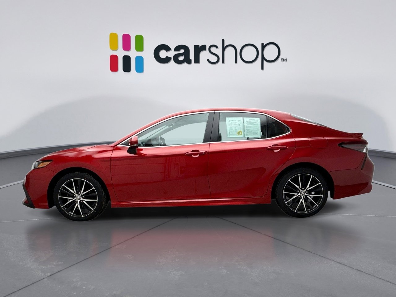 Used 2024 Toyota Camry SE image 2