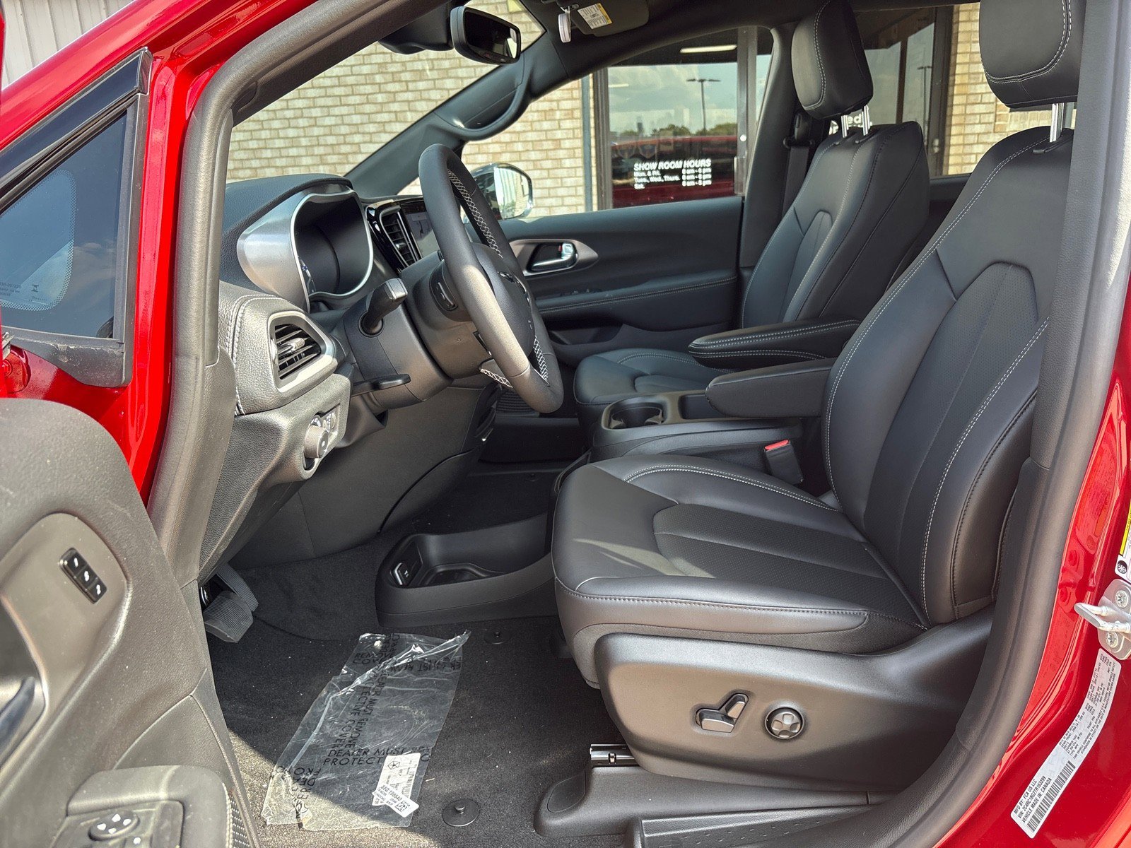 New 2026 Chrysler Pacifica Select image 3