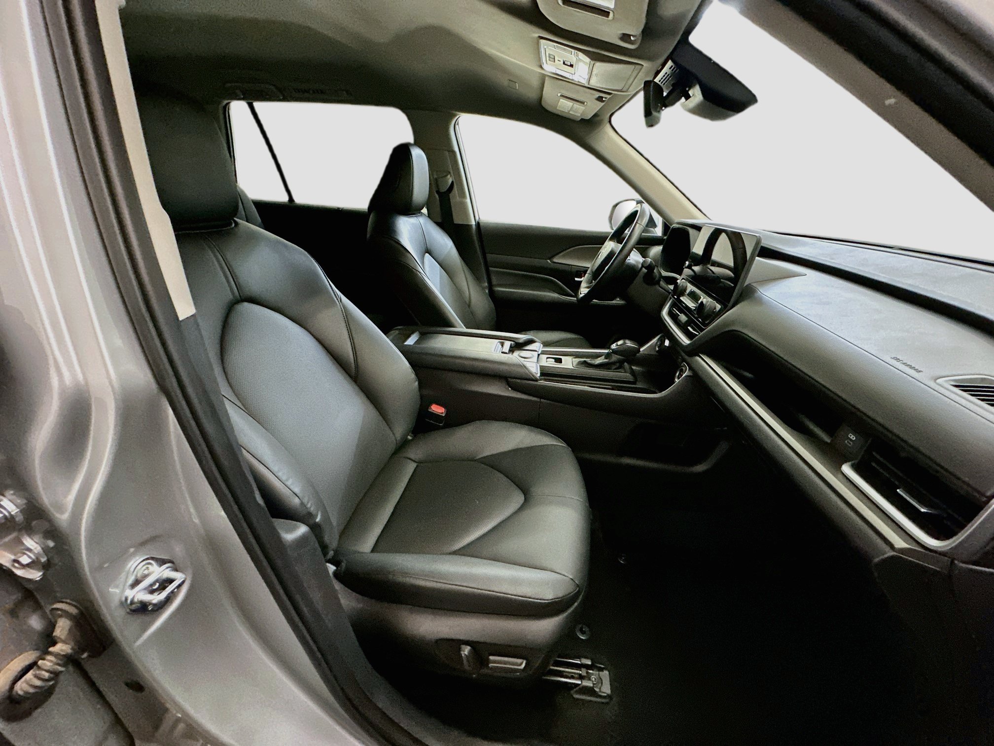 Used 2025 Toyota Grand Highlander AWD image 34