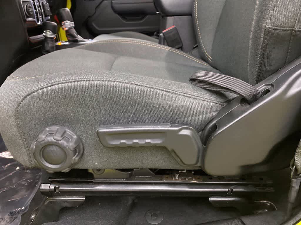 Used 2024 Jeep Wrangler Unlimited AWD/4WD image 14