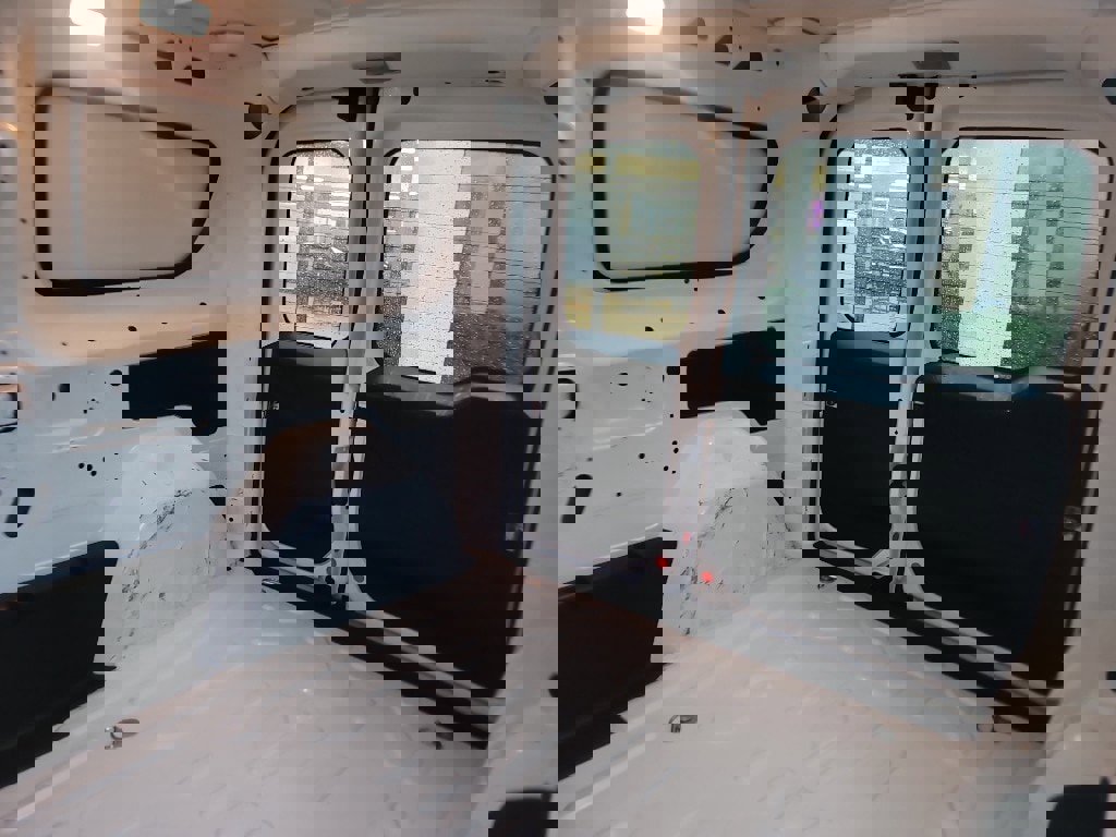 Used 2021 RAM ProMaster City Tradesman SLT image 21