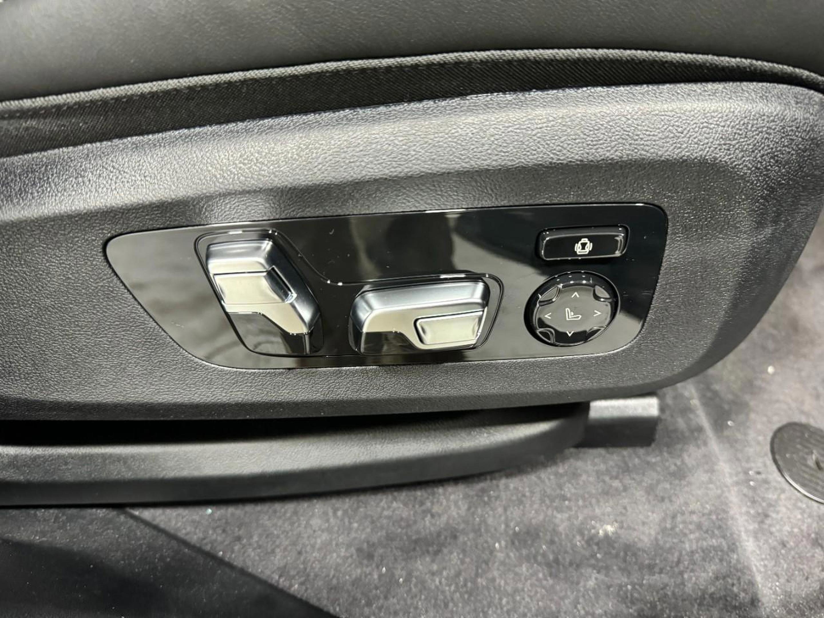 New 2026 BMW XM Label Red image 16