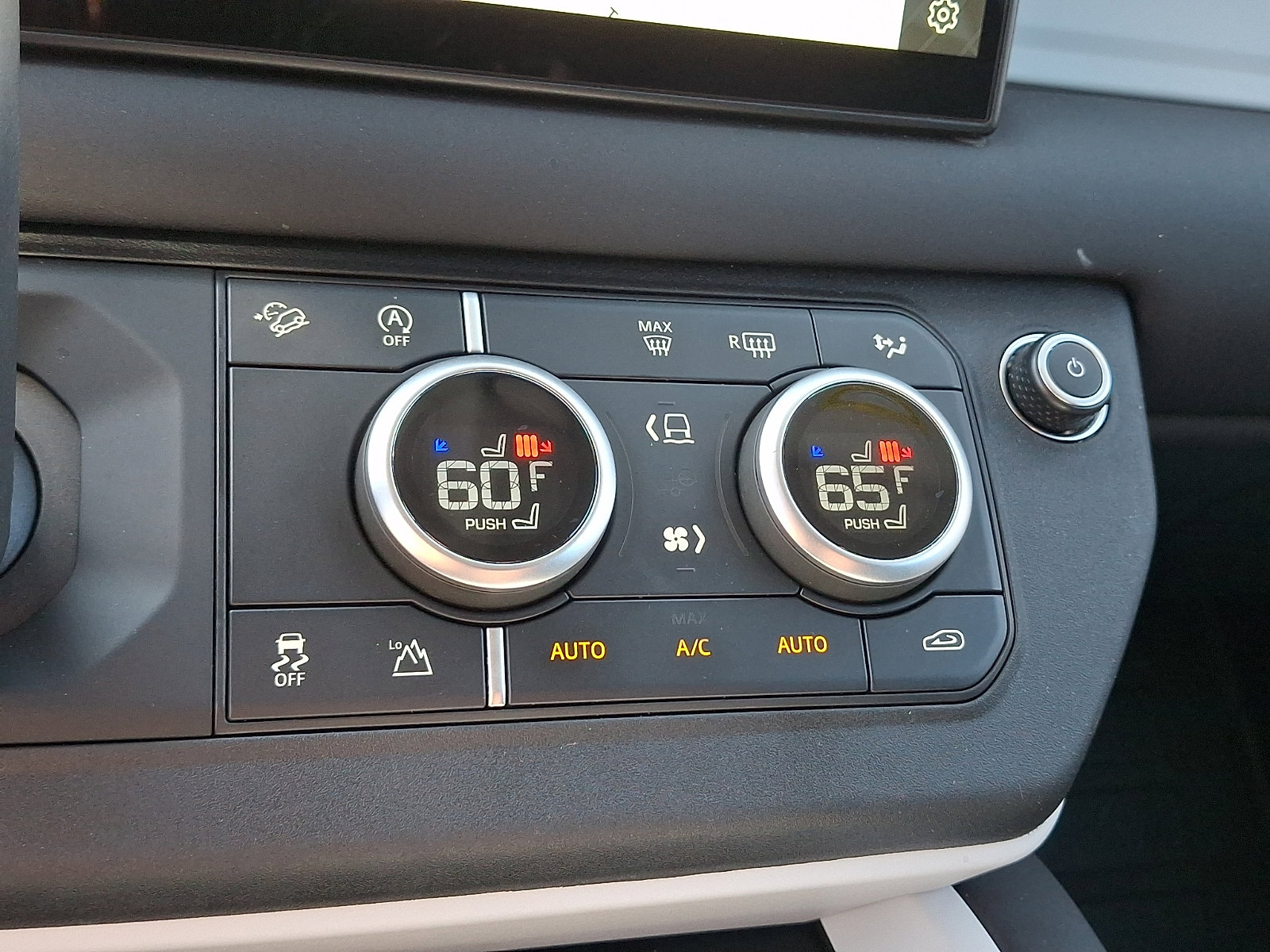 Used 2025 Land Rover Defender 110 S AWD/4WD image 16