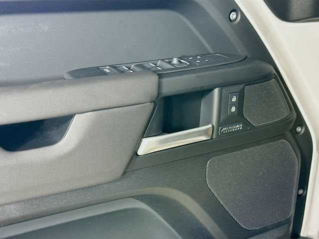 New 2026 Land Rover Defender 130 X-Dynamic SE AWD/4WD image 20