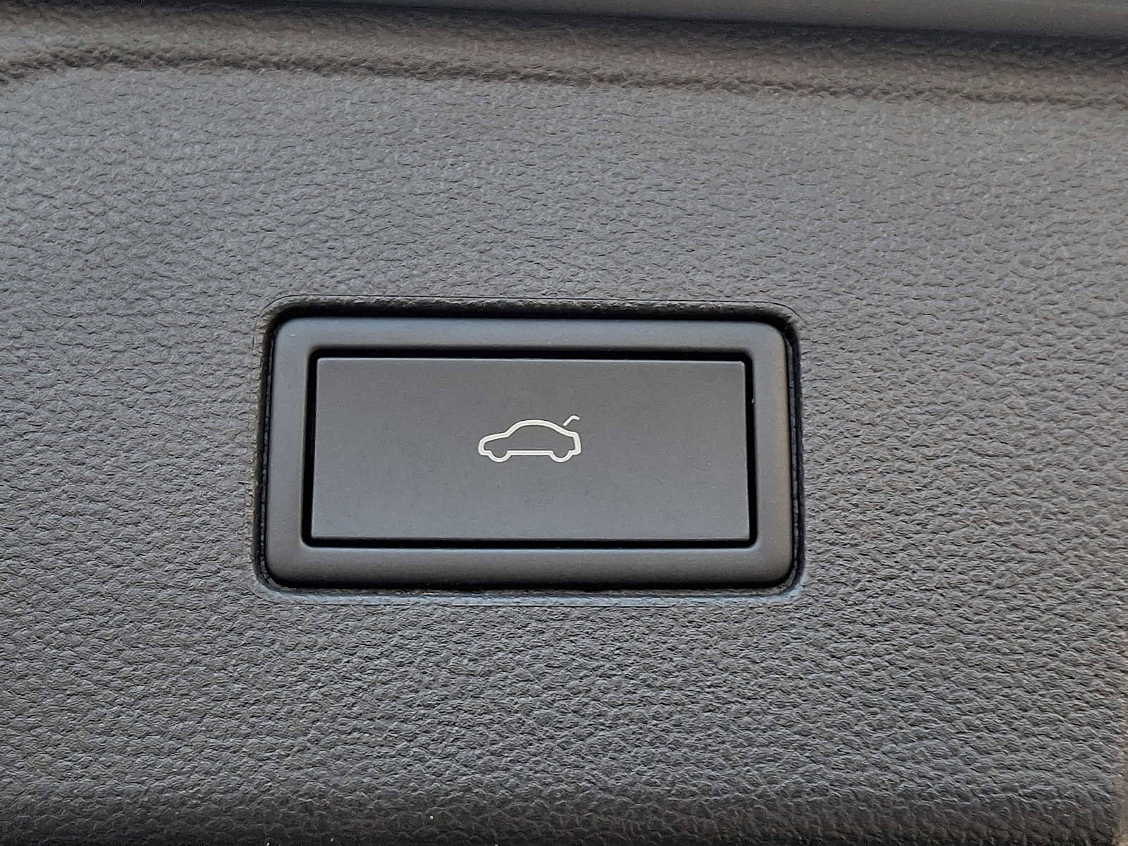 Used 2025 Volkswagen Atlas Peak Edition SE AWD/4WD image 29