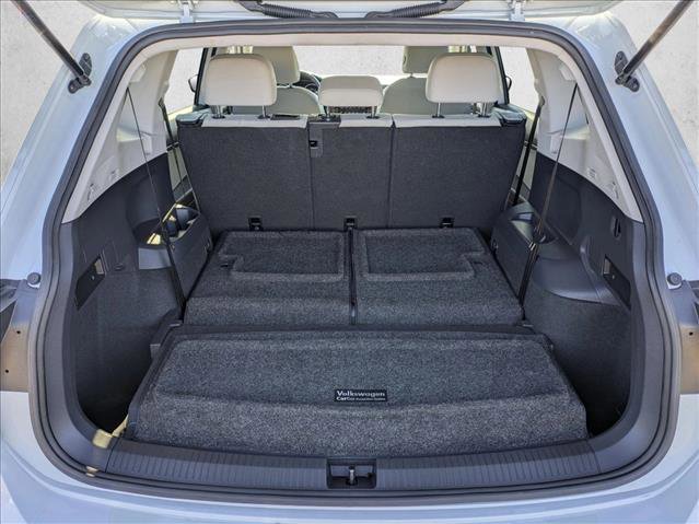 Used 2020 Volkswagen Tiguan SE w/ Panoramic Sunroof Package image 6