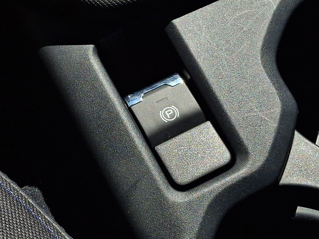 Used 2025 Subaru Forester Premium AWD/4WD image 24
