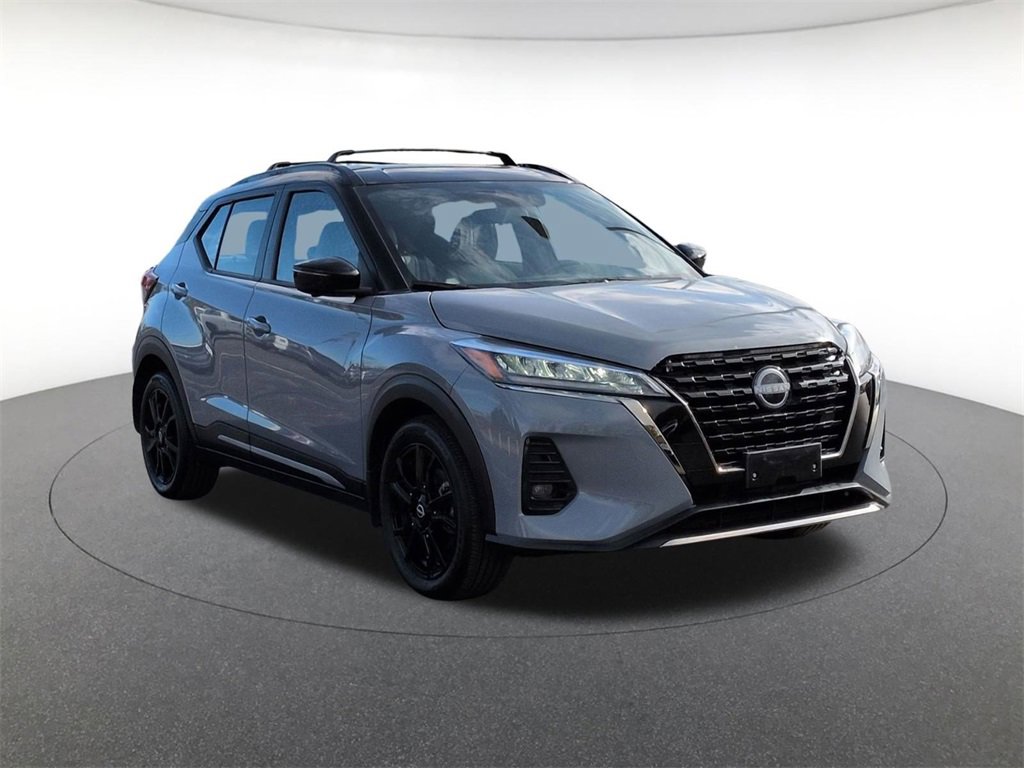 Used 2023 Nissan Kicks SR w/ SR Premium Package image 3
