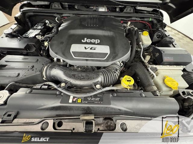 Used 2017 Jeep Wrangler Unlimited Sahara w/ Connectivity Group image 24