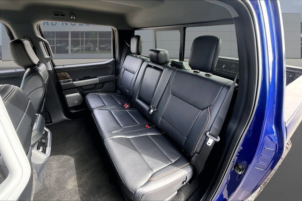 New 2026 Ford F250 Lariat w/ Black Appearance Package image 28