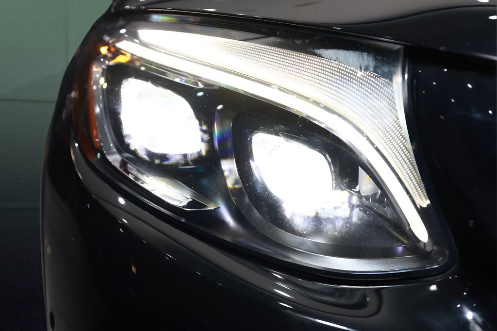 Used 2018 Mercedes-Benz GLC 63 AMG 4MATIC image 52