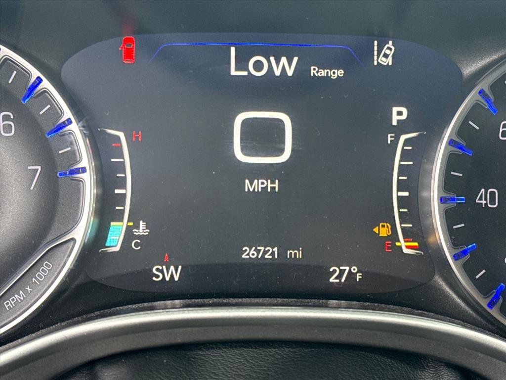 Used 2024 Chrysler Pacifica Touring-L image 20