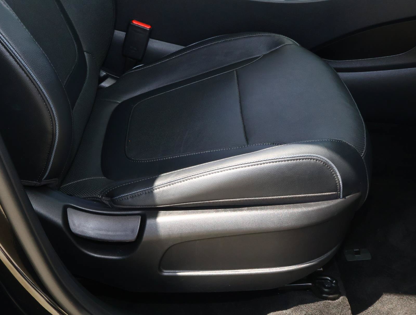 Used 2022 Hyundai Tucson SEL w/ Convenience + Premium Package FWD image 18