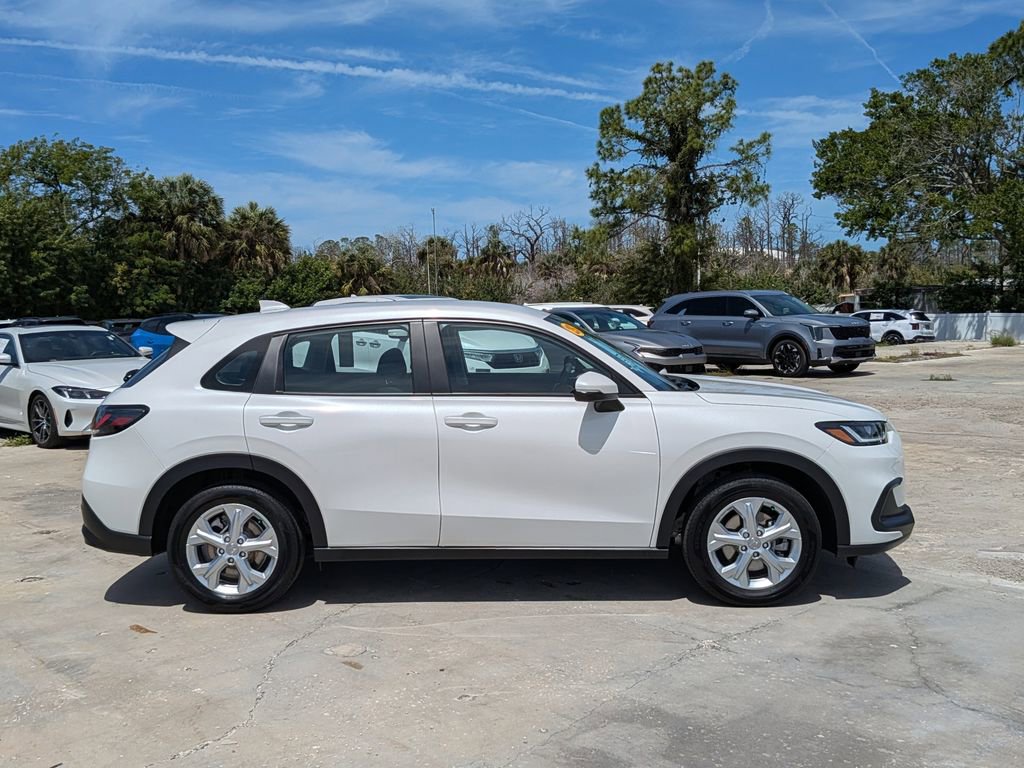 Used 2025 Honda HR-V LX image 9