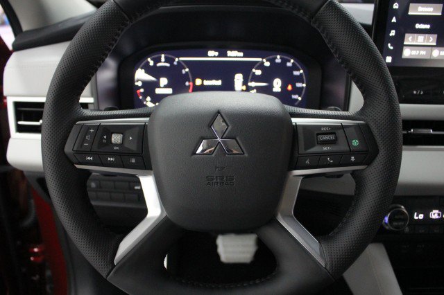 New 2026 Mitsubishi Outlander SEL FWD image 8