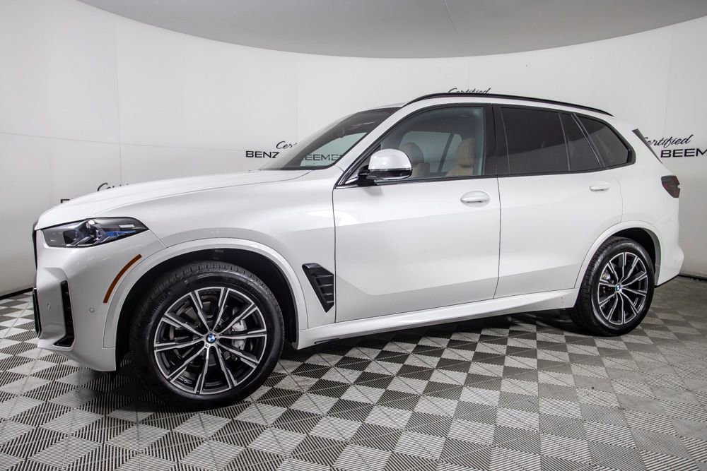 Used 2026 BMW X5 xDrive40i w/ M Sport Package image 10