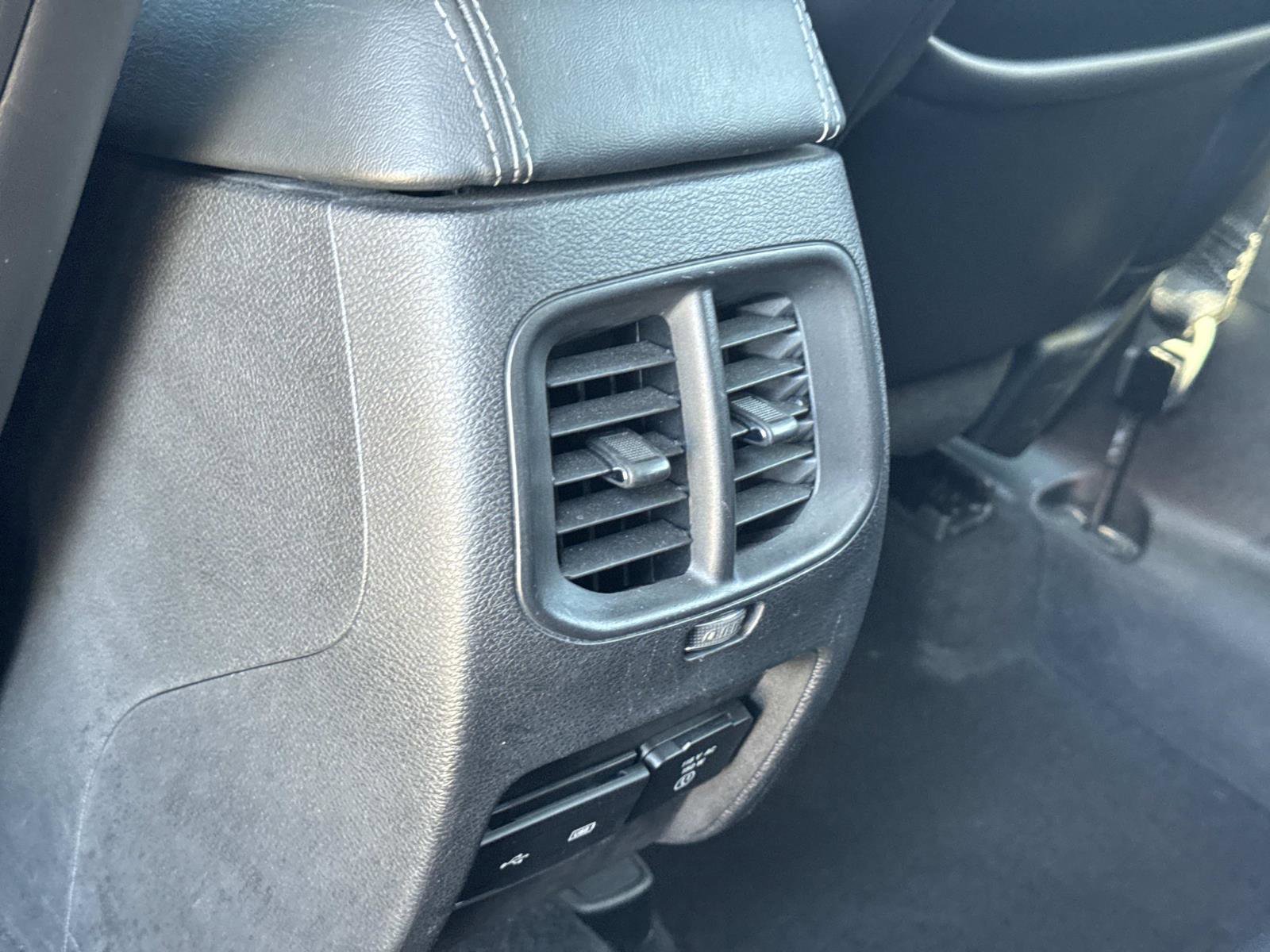 Used 2019 Jeep Cherokee Limited w/ Luxury Group image 26