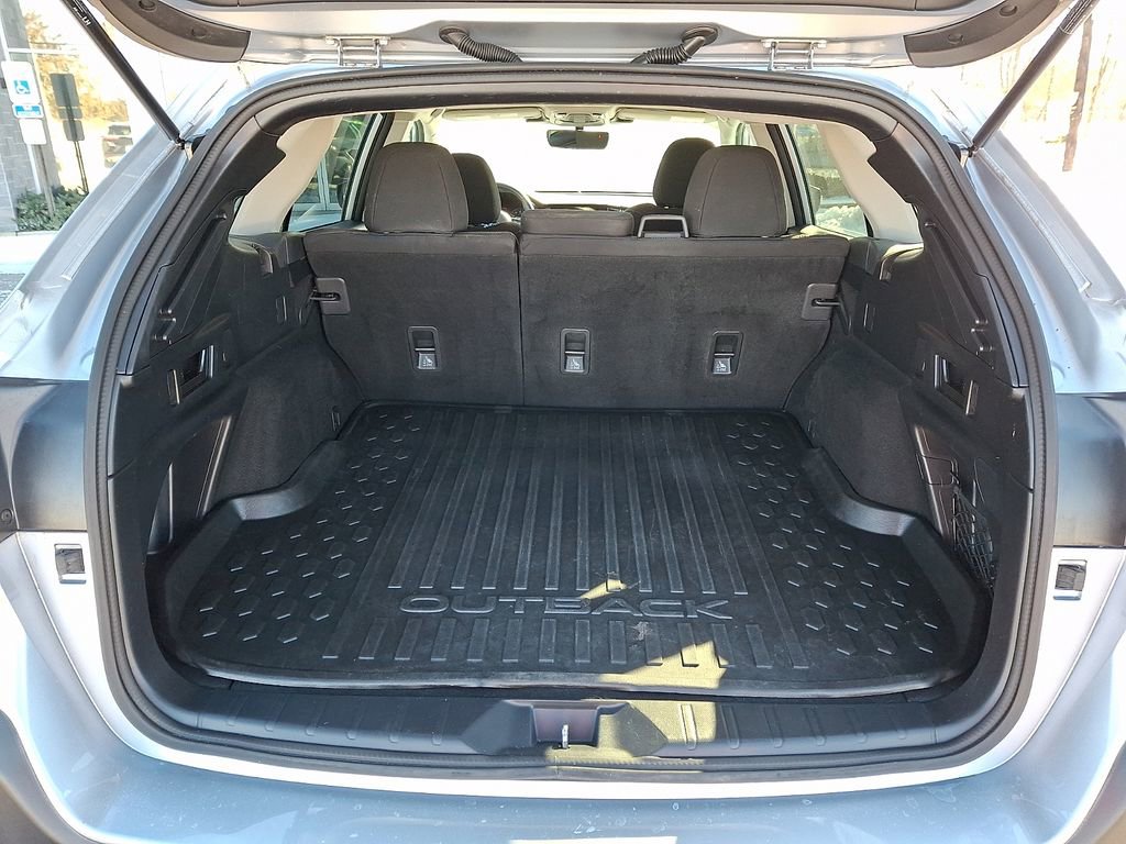 Used 2023 Subaru Outback Premium image 27