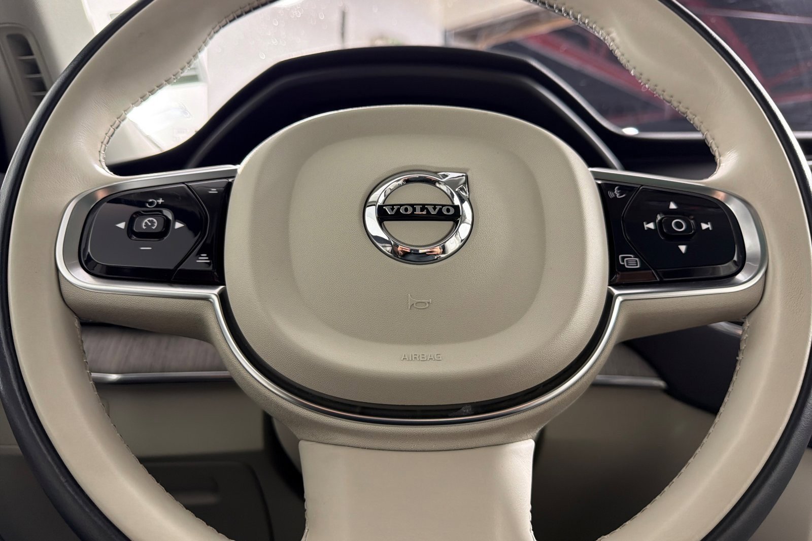 Used 2024 Volvo XC90 B6 Plus AWD/4WD image 23