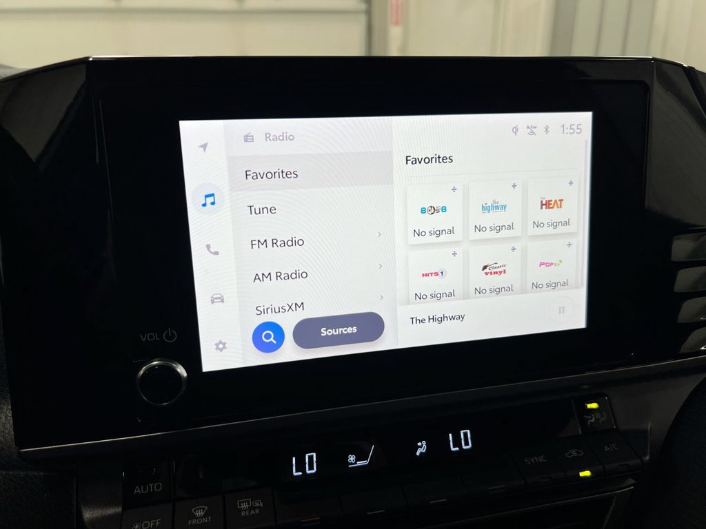Used 2025 Toyota Camry SE FWD image 14