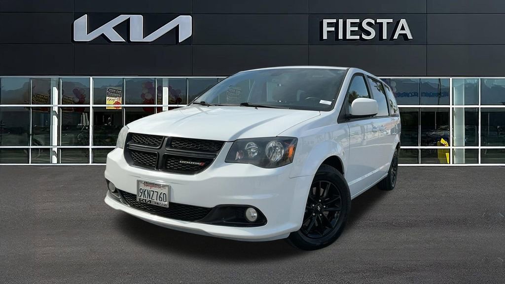 Used 2020 Dodge Grand Caravan SXT w/ Driver Convenience Group FWD image 2