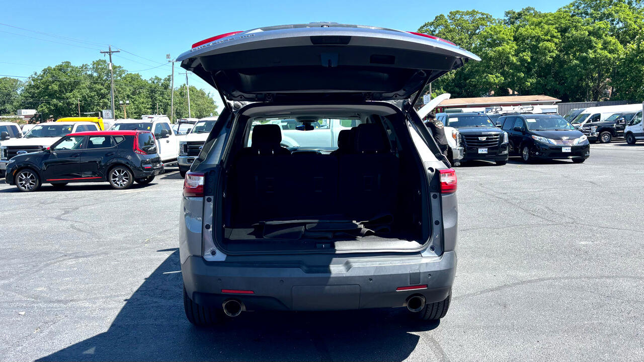 Used 2020 Chevrolet Traverse LT w/ LPO, Cargo Package image 10