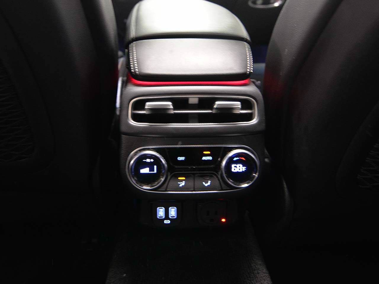 Used 2023 Genesis GV70 2.5T w/ Sport Prestige Package AWD/4WD image 12
