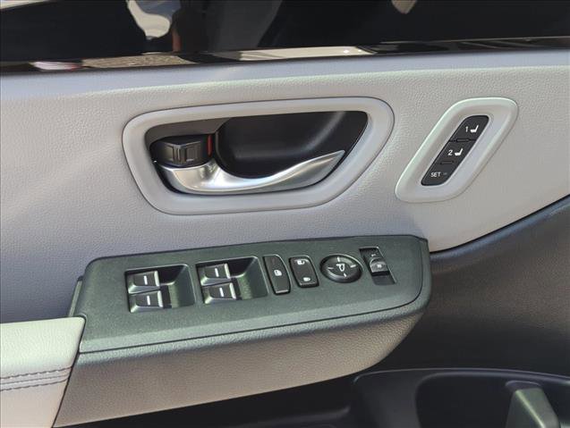 Used 2025 Honda Pilot EX-L image 11