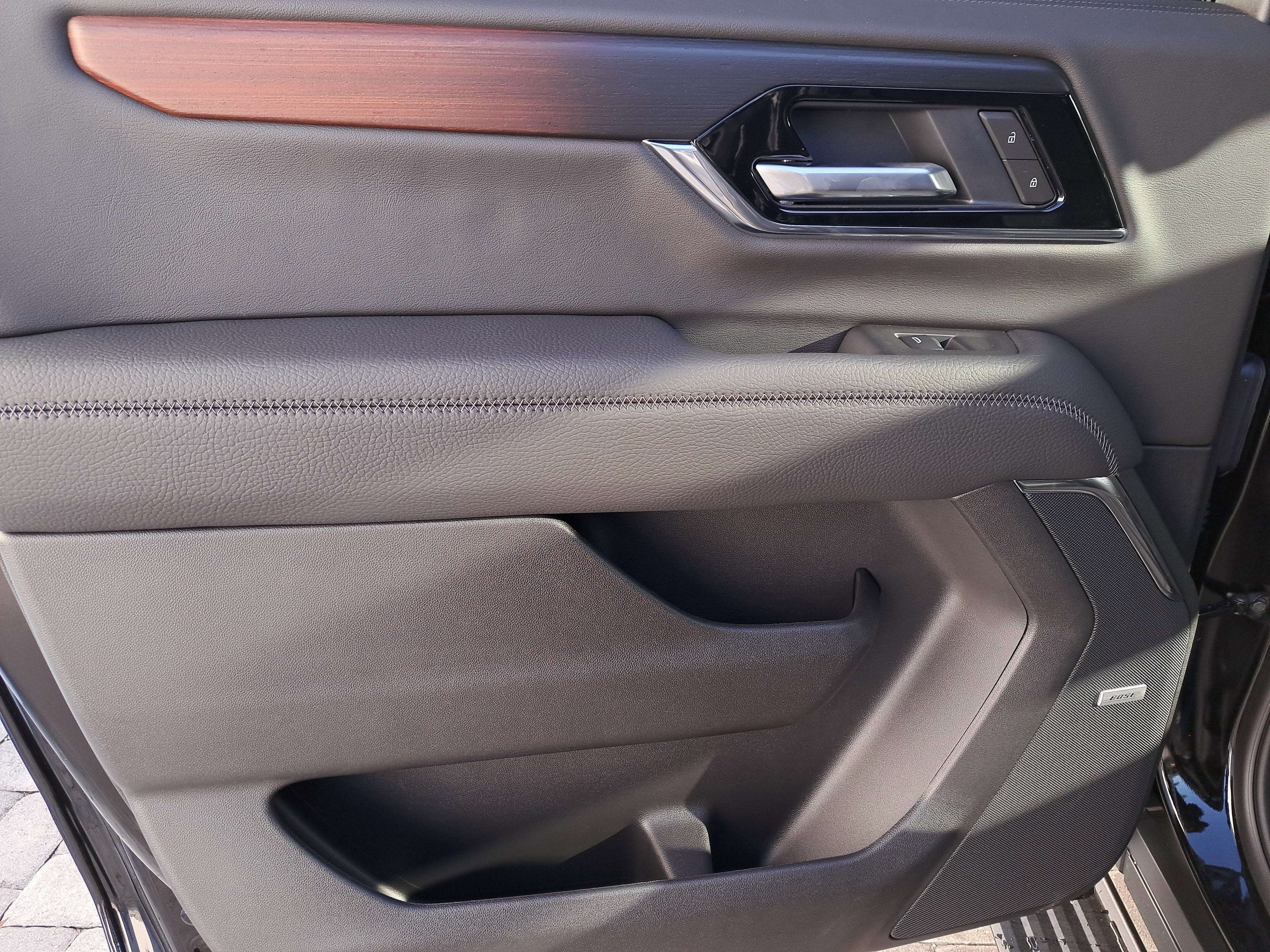 New 2026 GMC Yukon XL Denali w/ Denali Reserve Package image 12