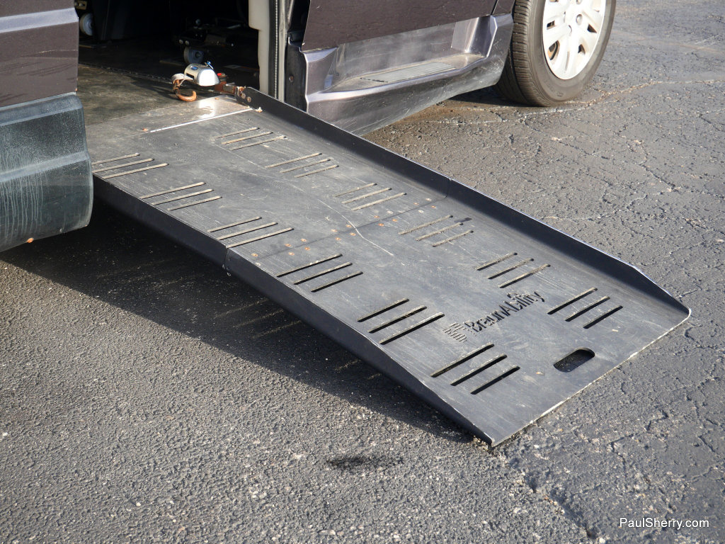 Used 2015 Dodge Grand Caravan SE w/ Quick Order Package 29E SE image 9