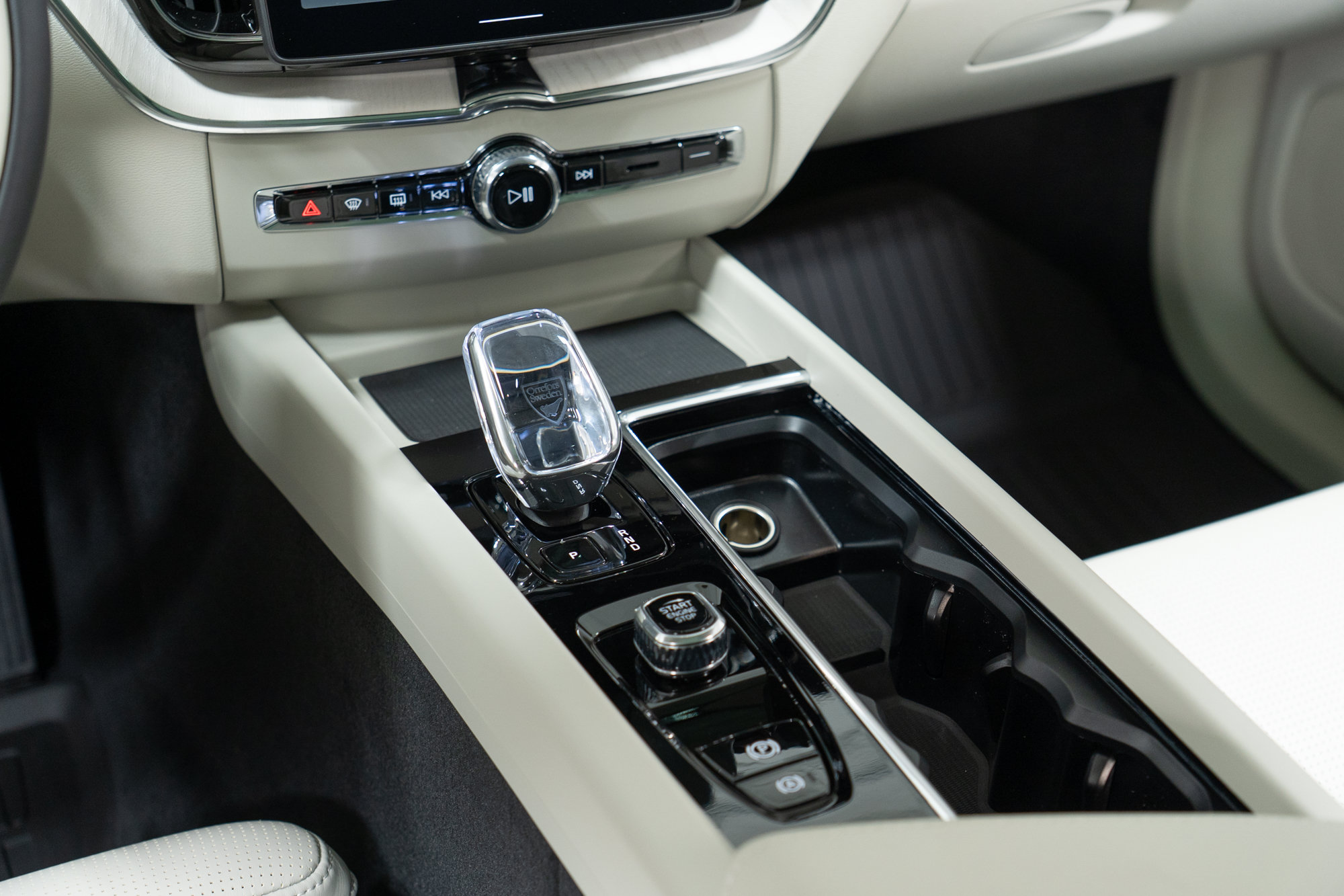 New 2027 Volvo XC60 B5 Ultra AWD/4WD image 20