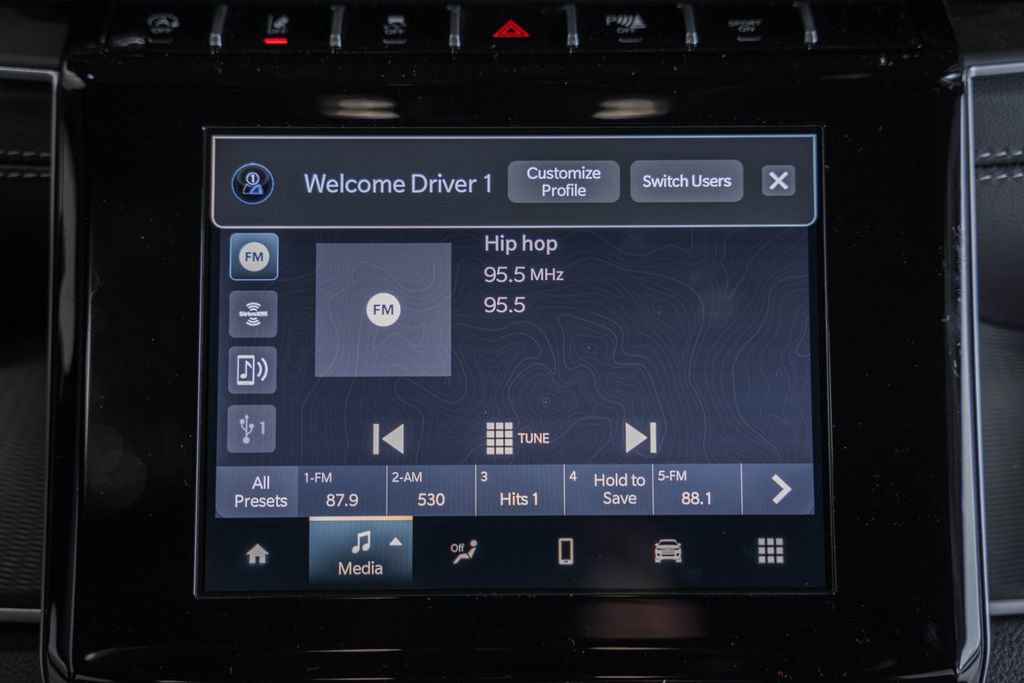 New 2025 Jeep Grand Cherokee Altitude image 21