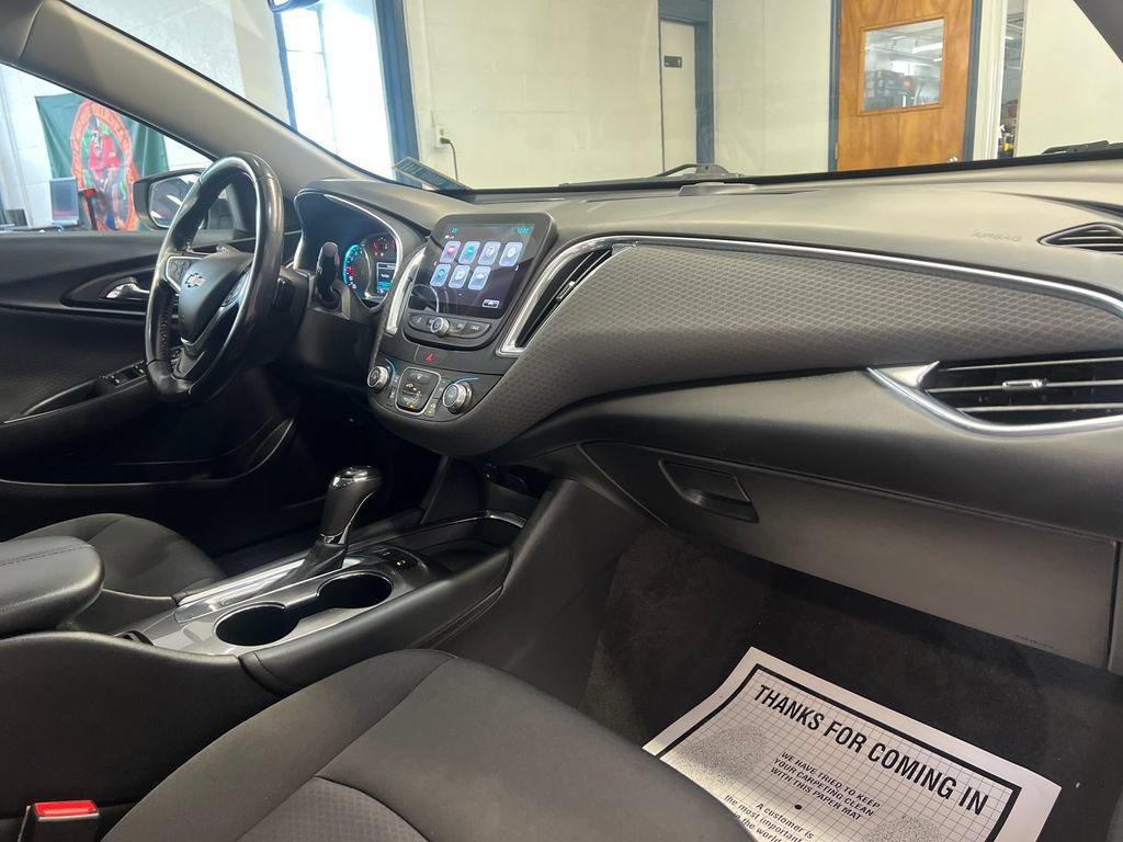 Used 2018 Chevrolet Malibu LT w/ Driver Confidence Package FWD image 41