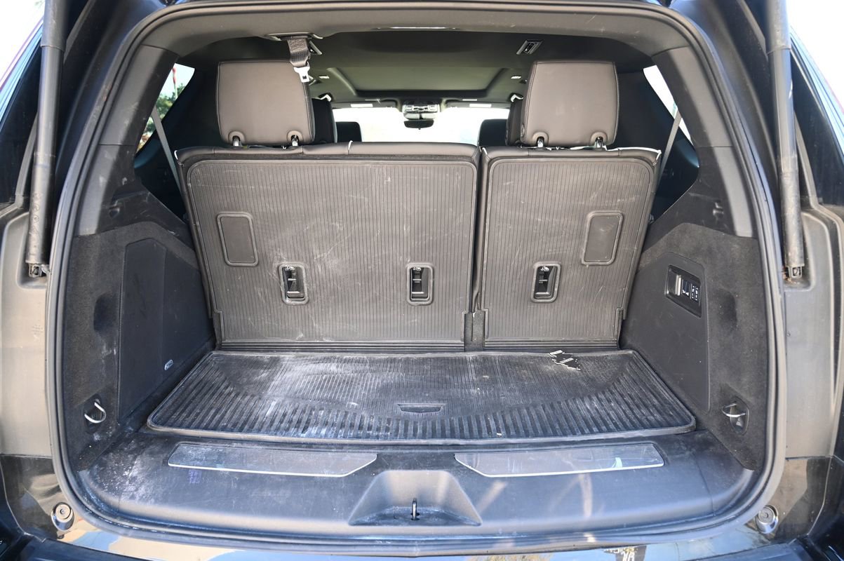 Used 2025 Cadillac Escalade Premium Luxury w/ LPO, Floor Liner Package image 46