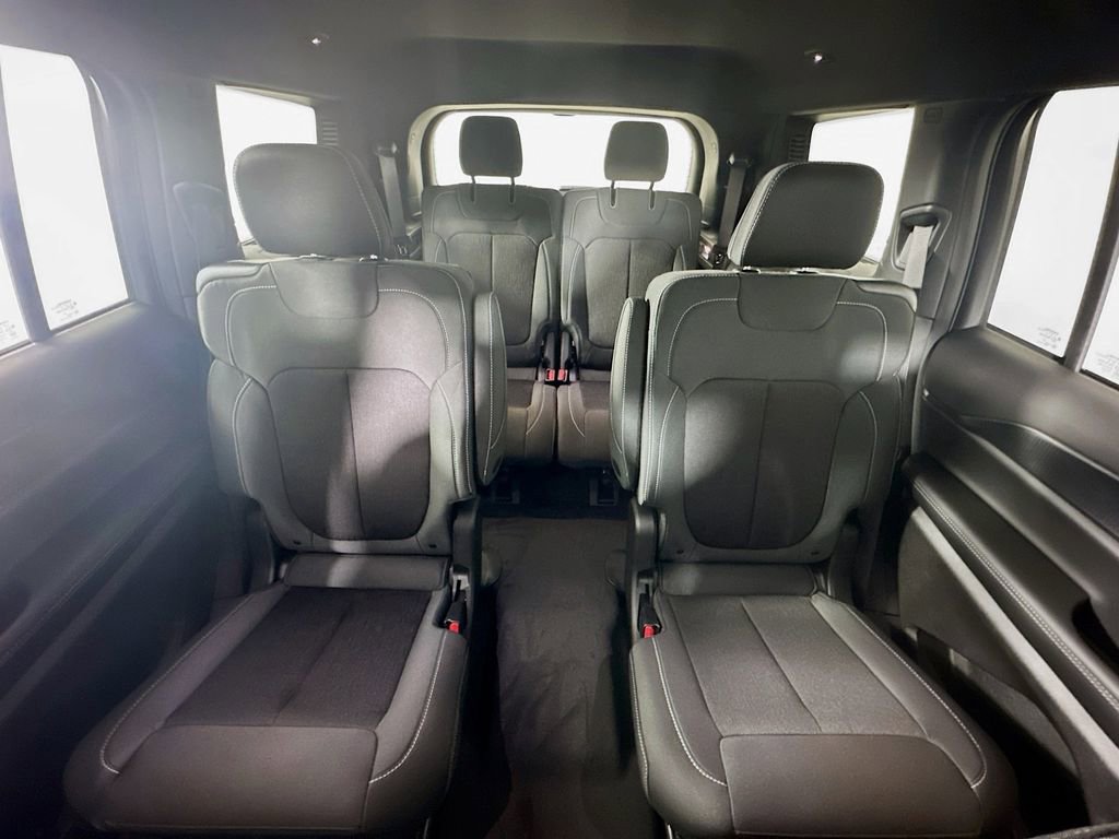New 2026 Jeep Grand Cherokee L Laredo image 10