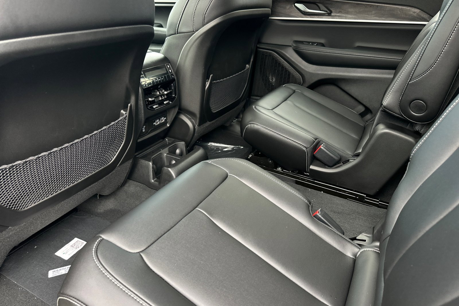 New 2025 Jeep Grand Cherokee L Limited w/ Black Appearance Package image 11