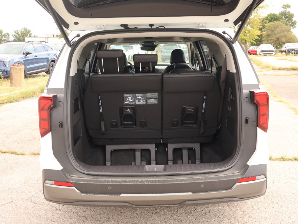 New 2027 Kia Carnival SX w/ Dark Edition Package FWD image 9
