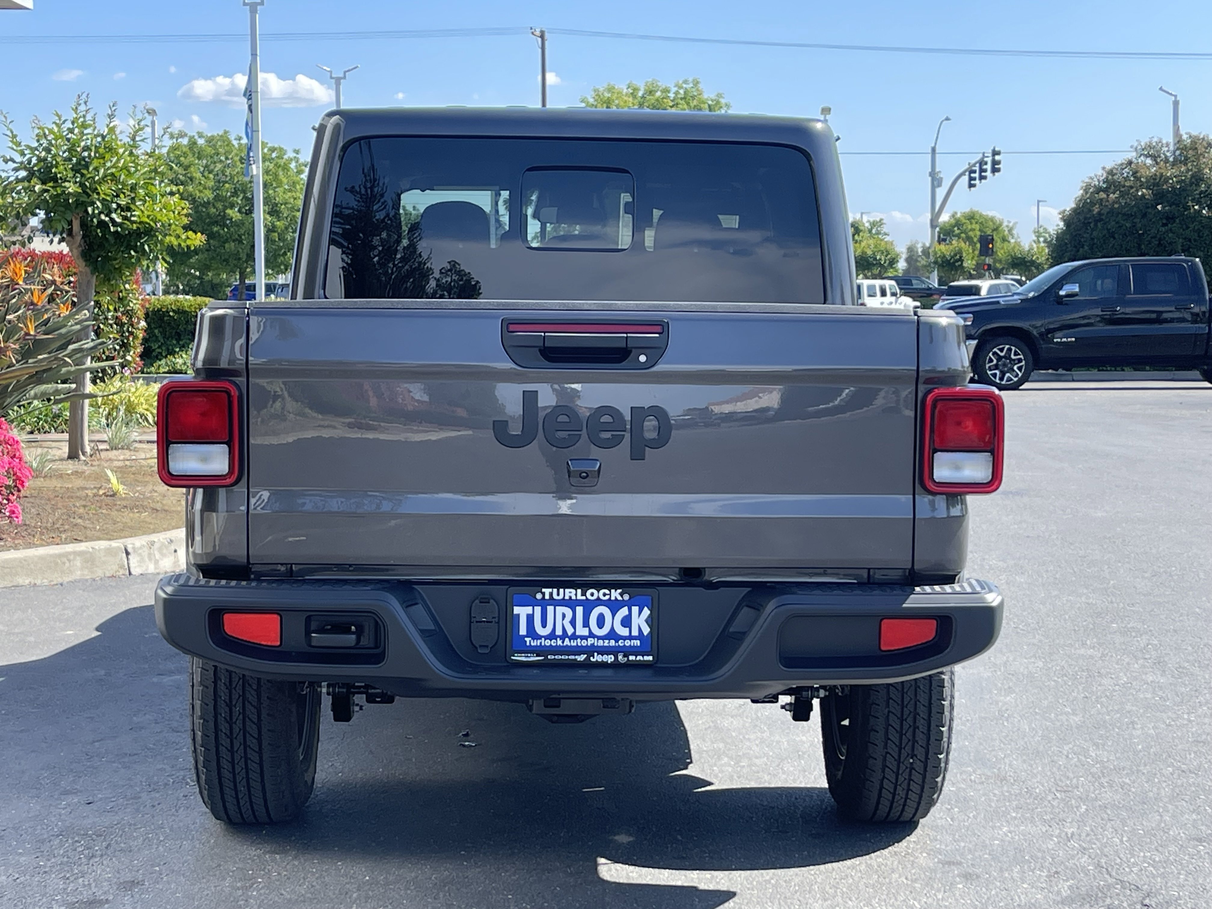 New 2026 Jeep Gladiator Sport AWD/4WD image 8