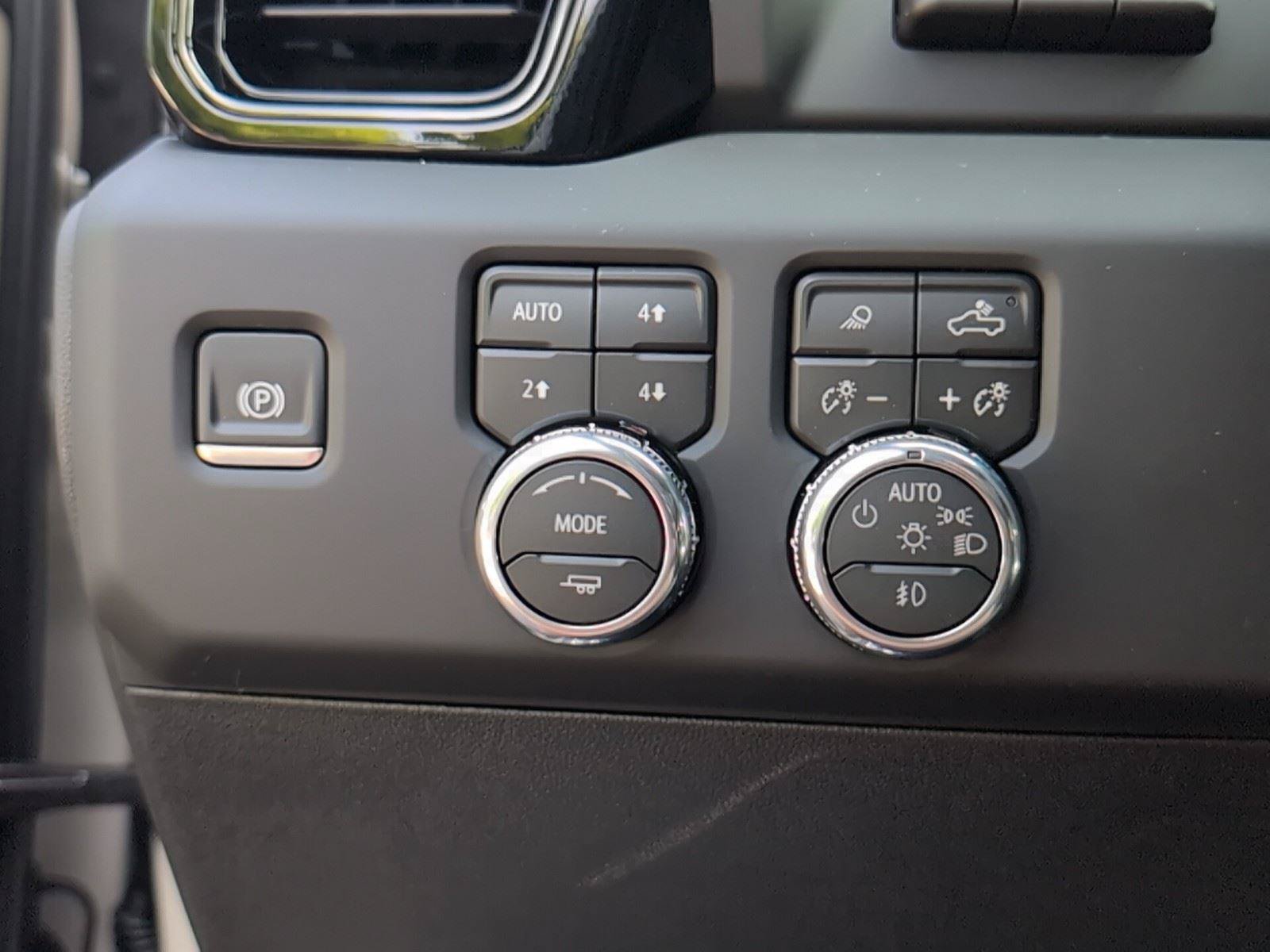 New 2026 GMC Sierra 2500 AT4 w/ AT4 Premium Plus Package AWD/4WD image 31