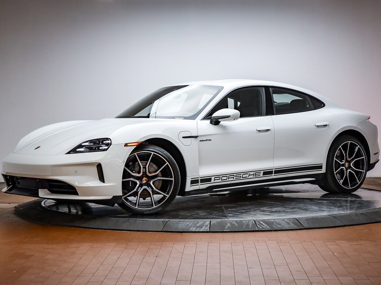 Used 2025 Porsche Taycan image 1