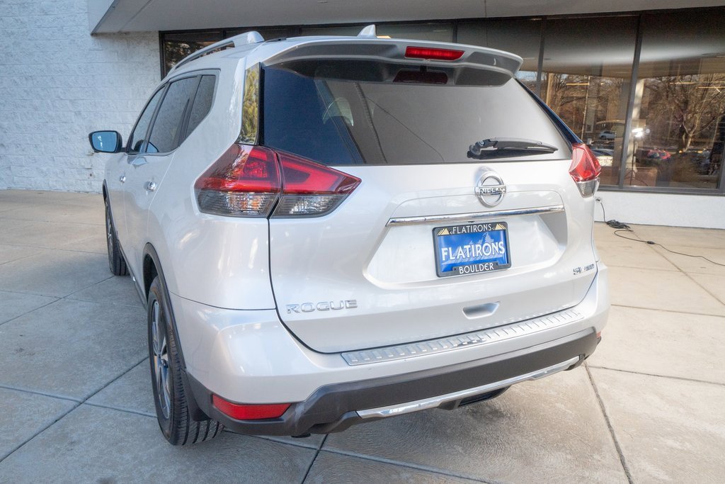 Used 2018 Nissan Rogue SL w/ Premium Package image 5
