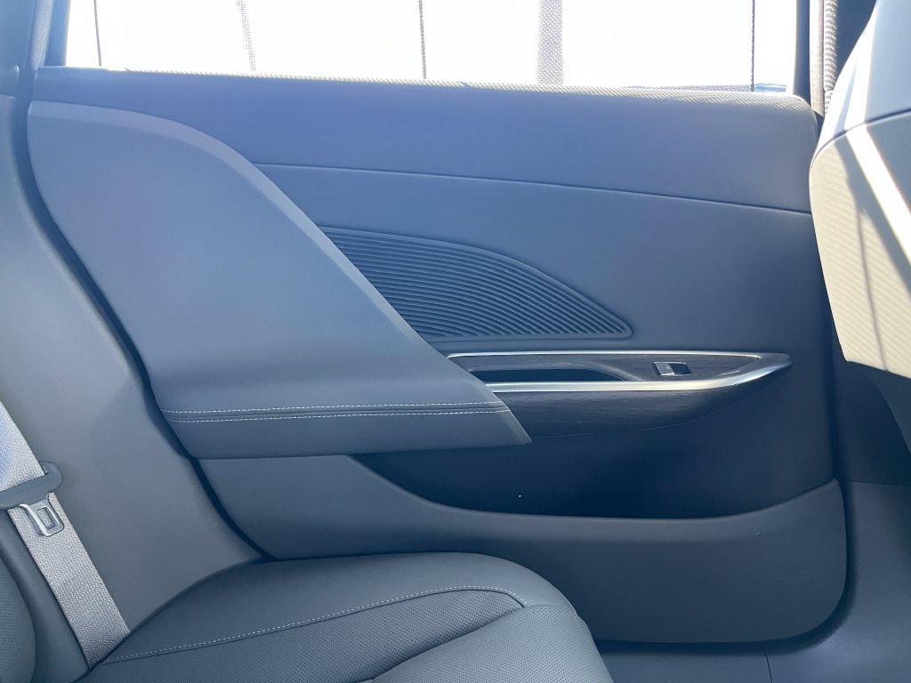 Used 2024 Lucid Air Touring AWD/4WD image 29