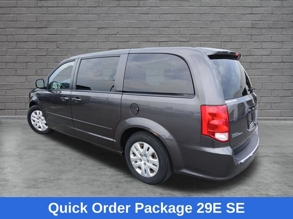 Used 2016 Dodge Grand Caravan SE w/ Quick Order Package 29E SE FWD image 3