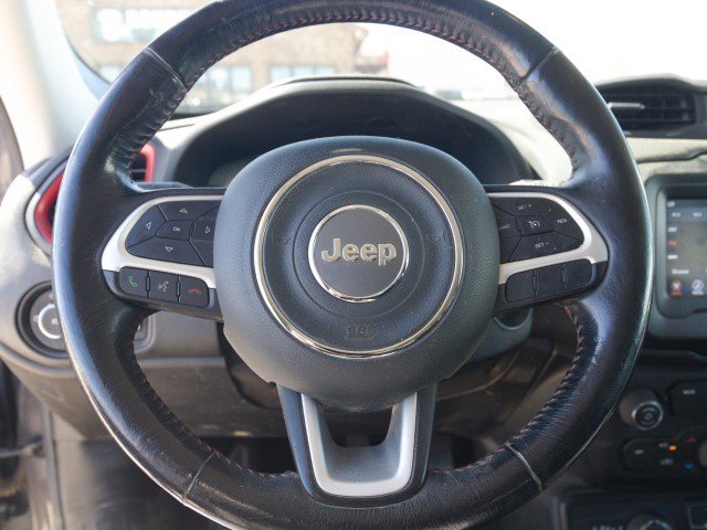 Used 2019 Jeep Renegade Trailhawk w/ Cold Weather Group II AWD/4WD image 17