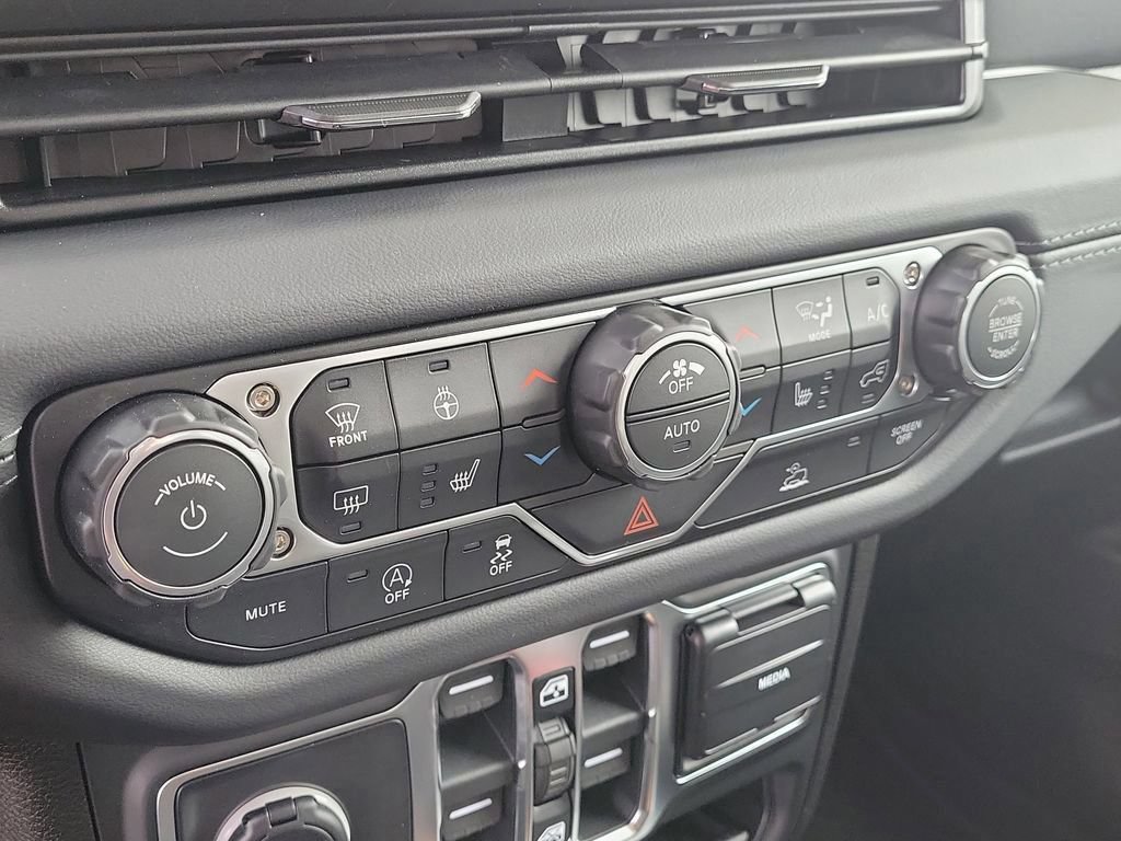 New 2026 Jeep Gladiator Sport AWD/4WD image 30